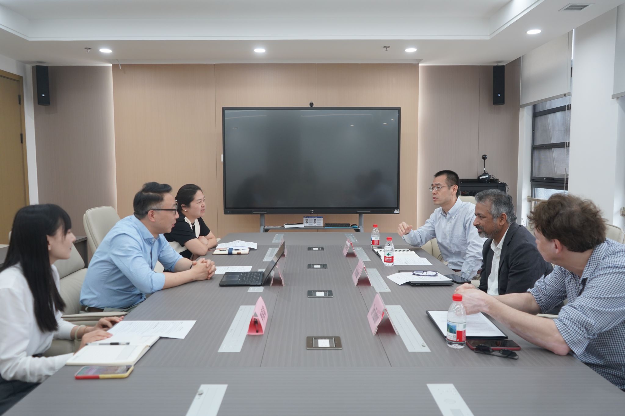 哈萨克斯坦纳扎尔巴耶夫大学商学院一行来访我院