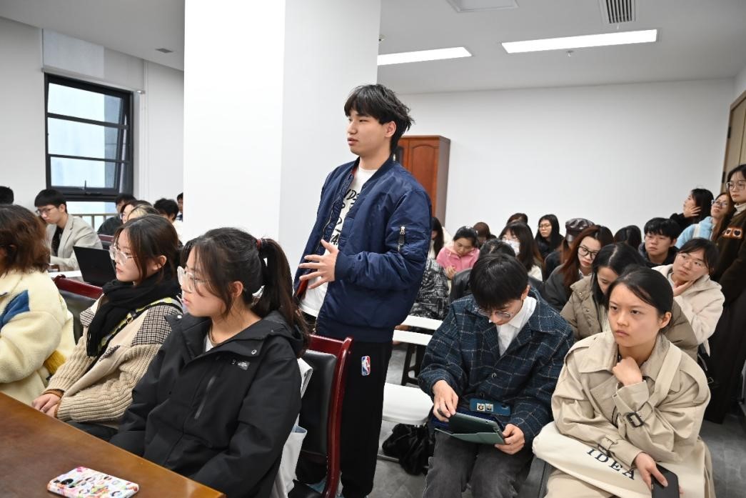 2023-2024学年第一学期402永利集团官网学习与生活空间恳谈会成功举行